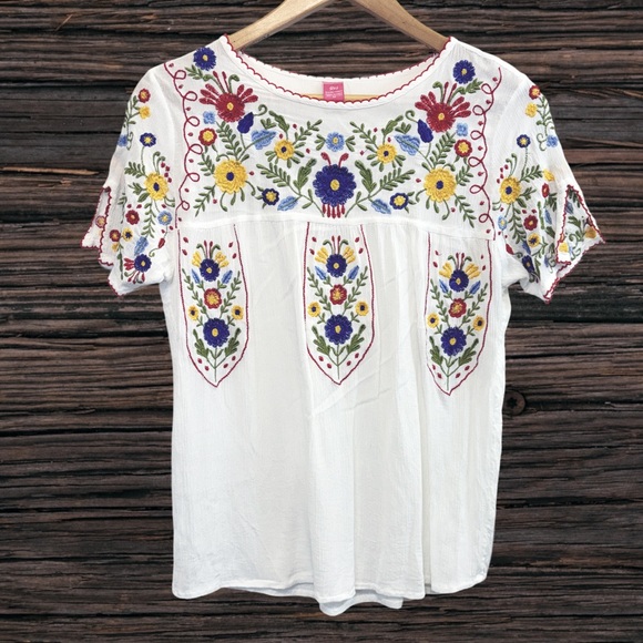 Raj White Embroidered Short Sleeve Blouse - Picture 1 of 3
